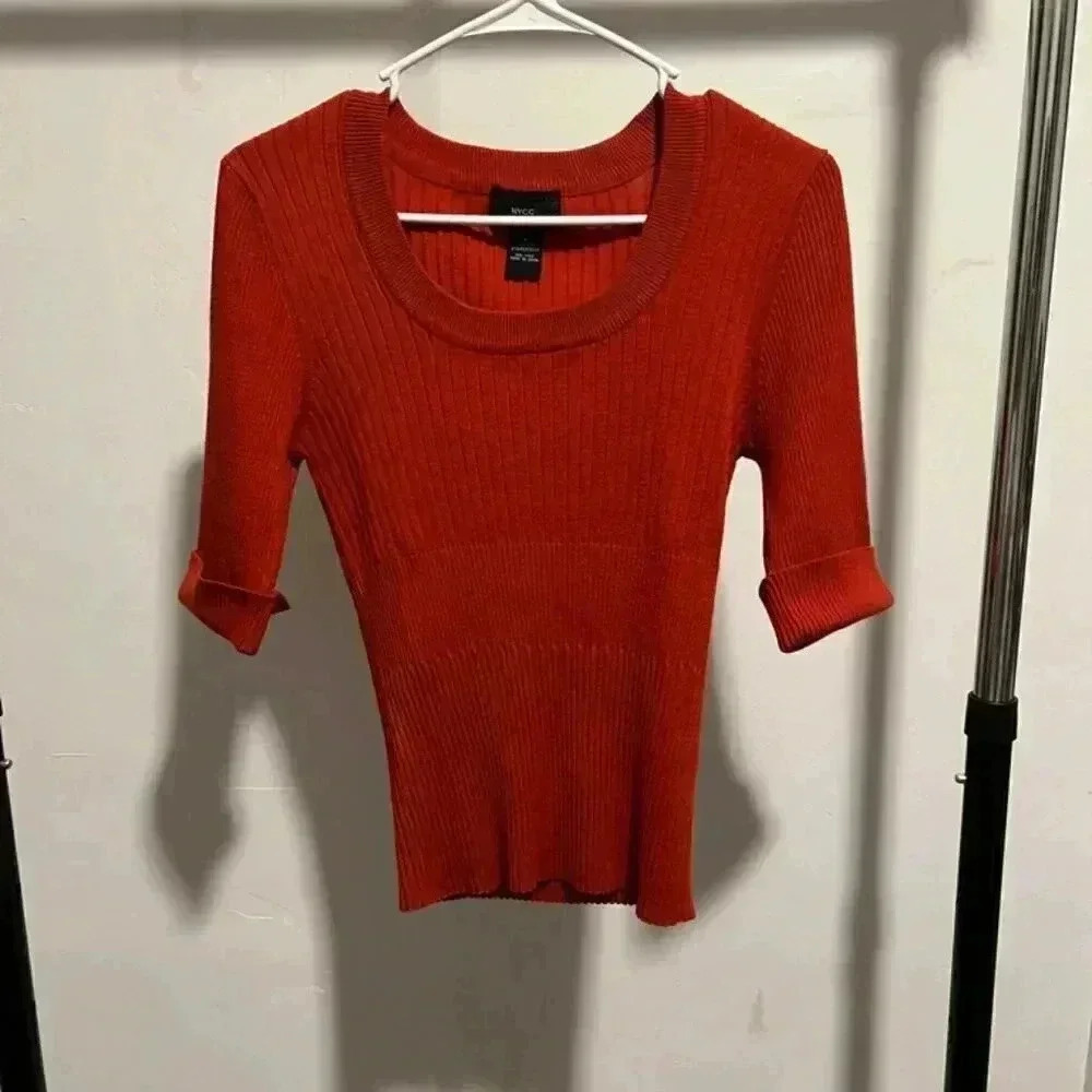 New York Clothing Co. Rust Colored Ribbed Fitted Sweater Size M 0402263